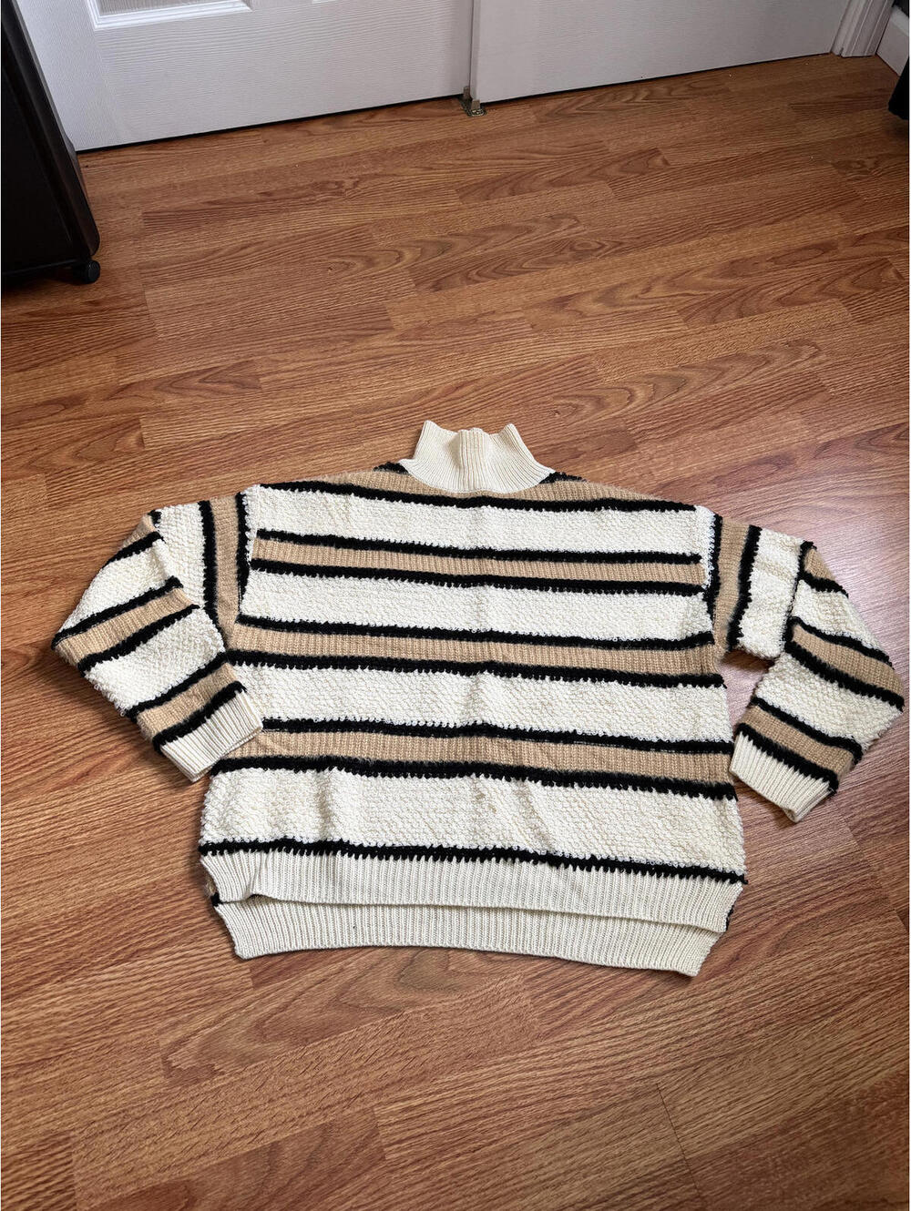 Women's Sweater | Wishlist | Size M/L